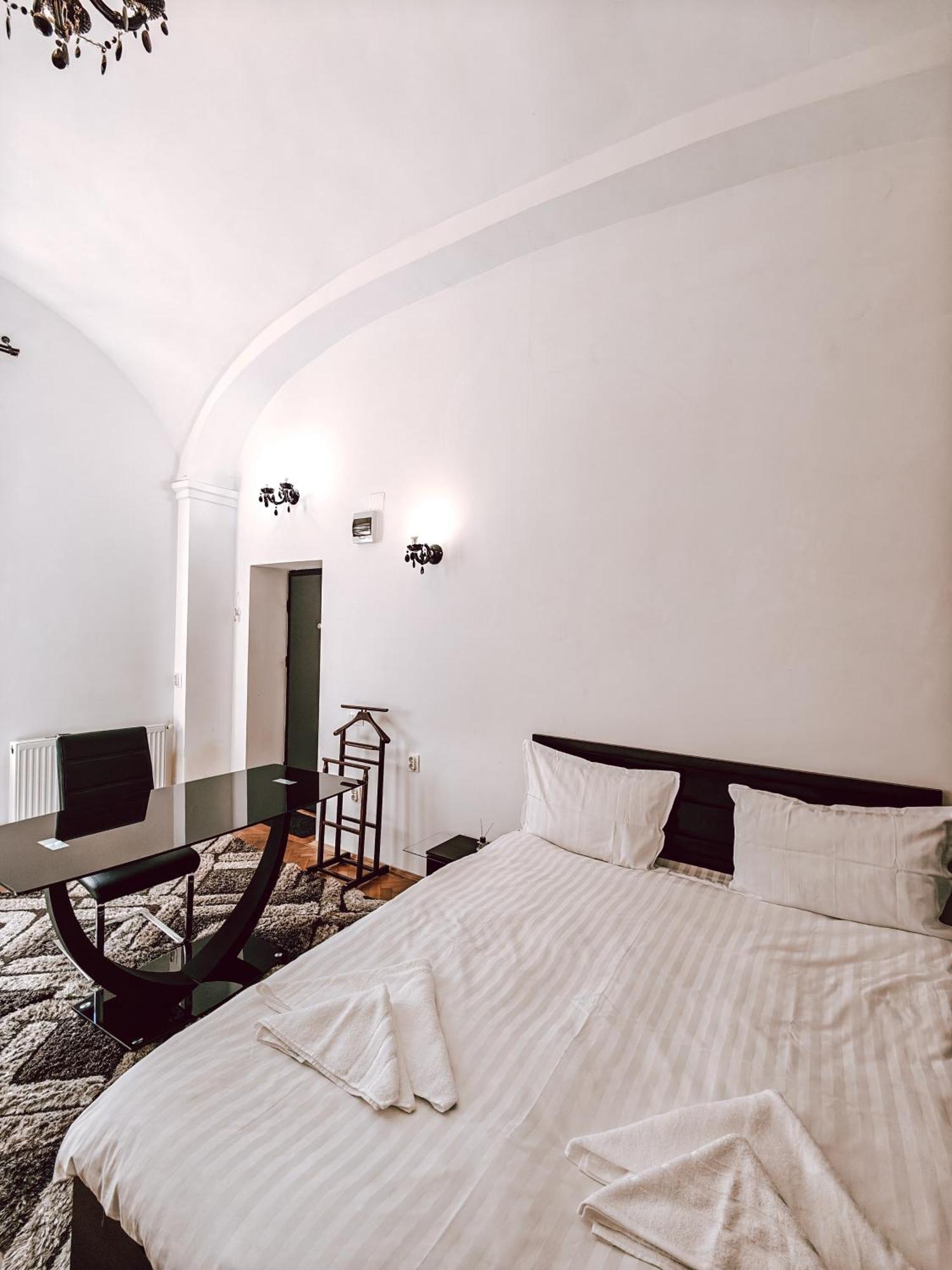 Berindei Studio - City Center - Private Parking Клуж-Напока Екстериор снимка